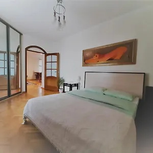 On Myasnikova 34 Апартаменты